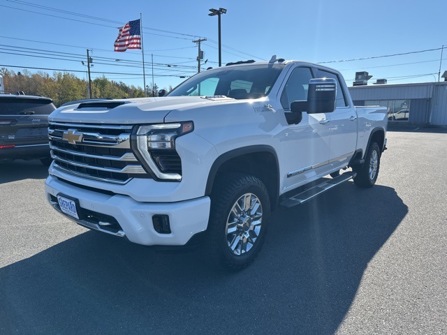2024 Chevrolet Silverado 2500HD High Country photo 3