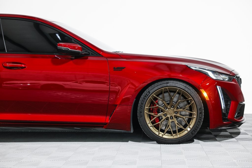 2023 Cadillac CT5 V photo 2