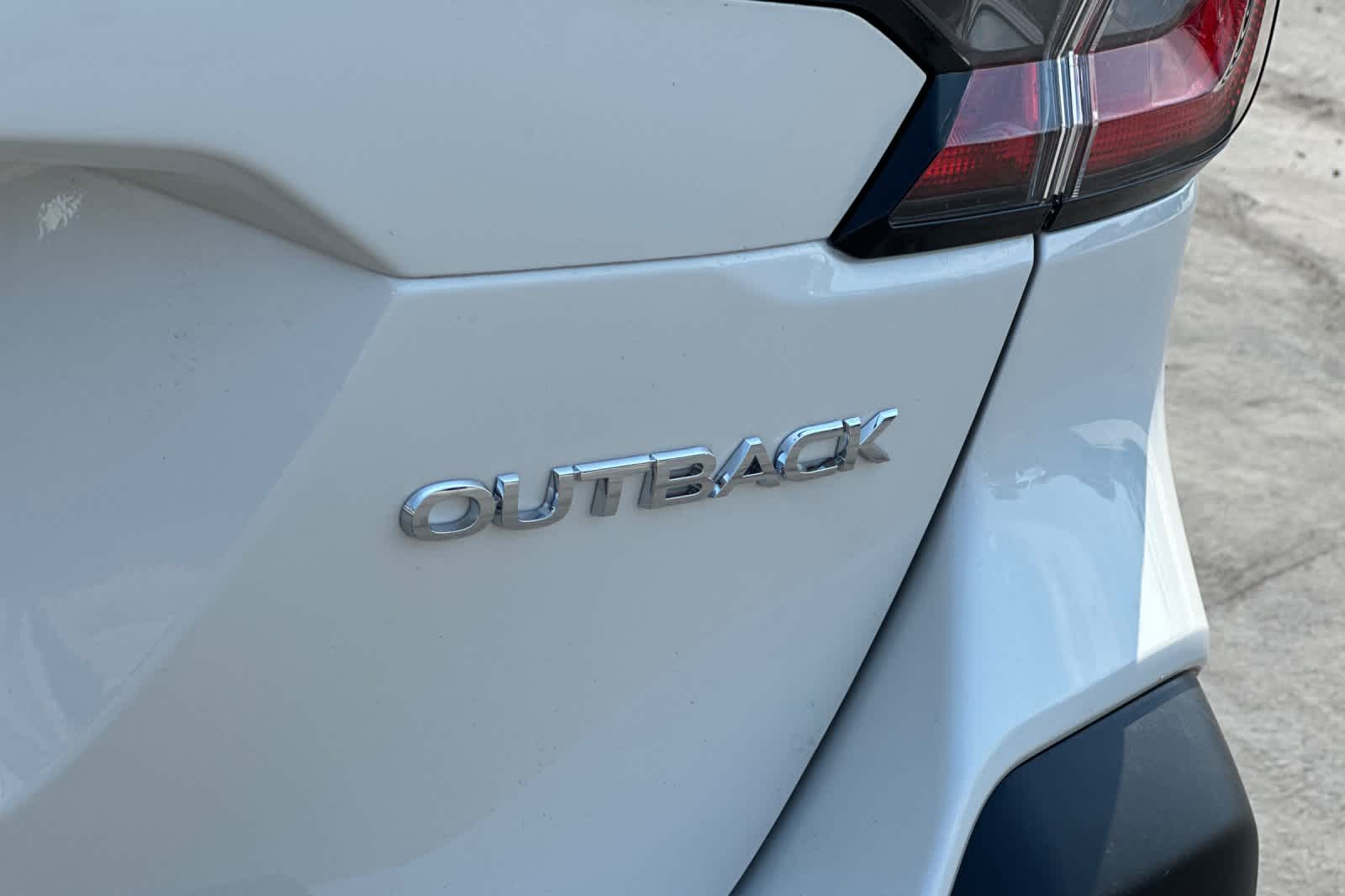 2025 Subaru Outback Limited photo 4