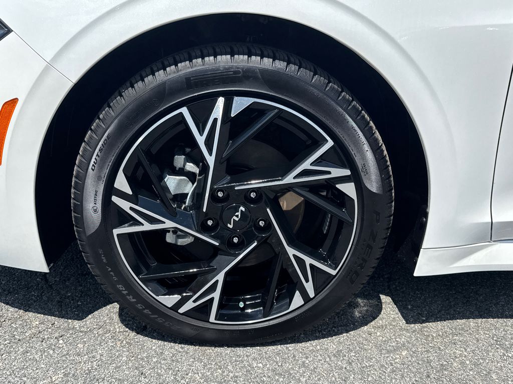 2025 Kia K5 GT-Line photo 7
