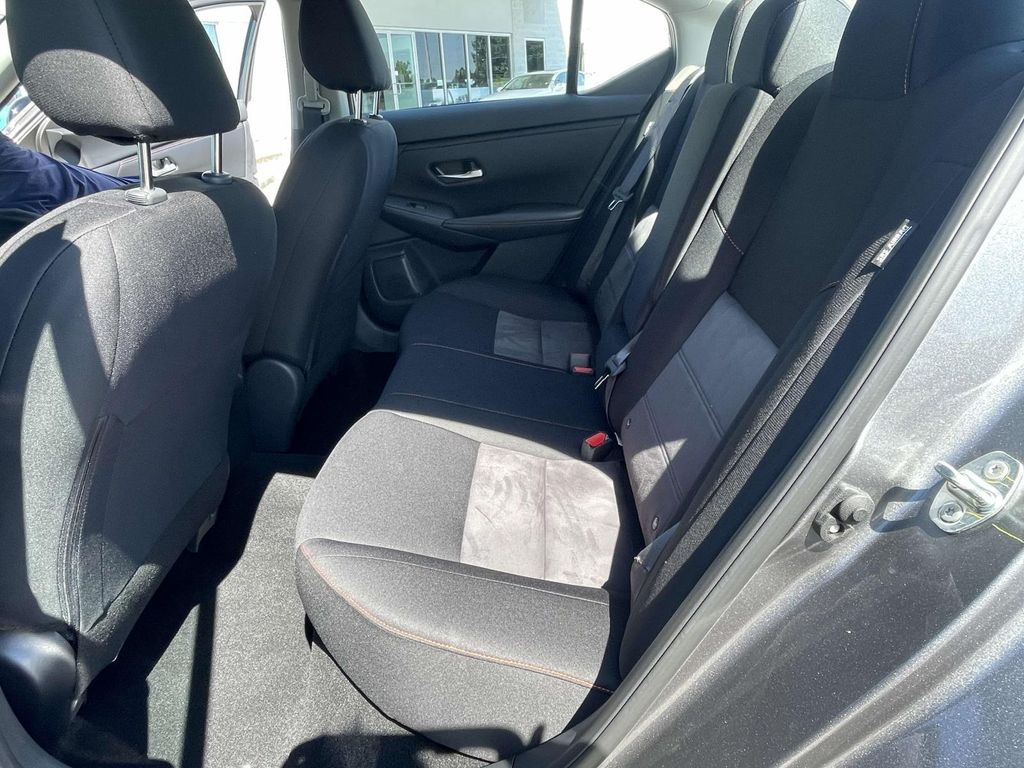 2025 Nissan Sentra SR photo 10