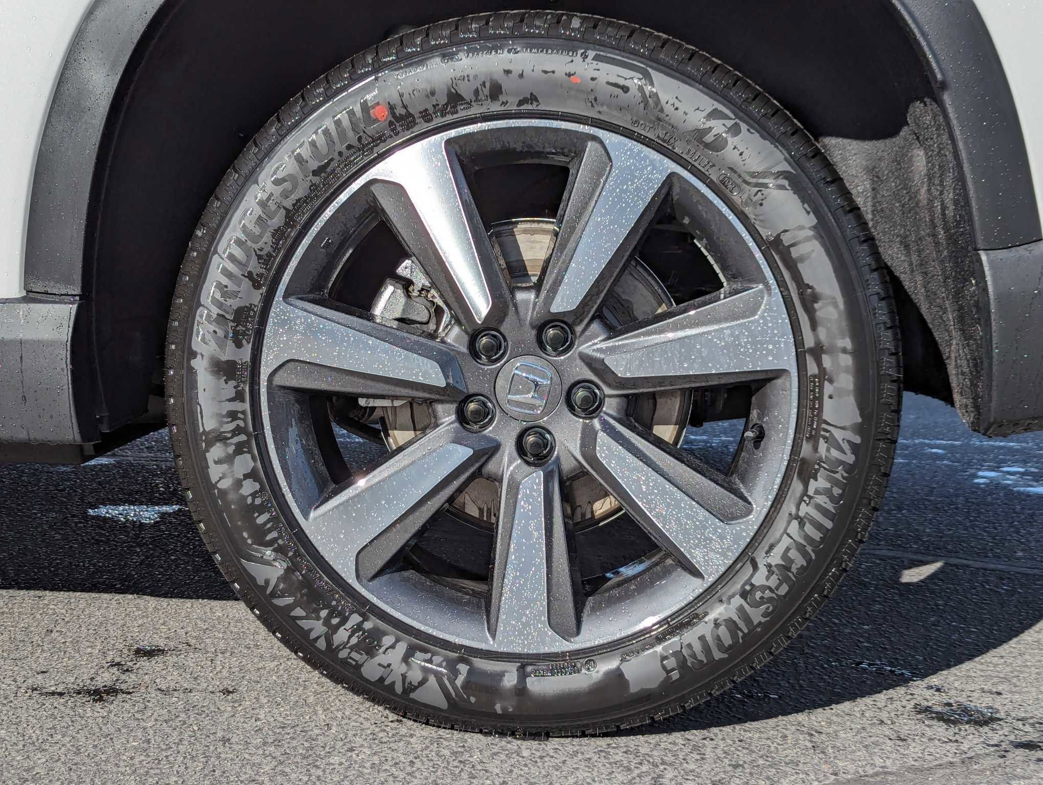 2025 Honda Pilot Touring photo 8