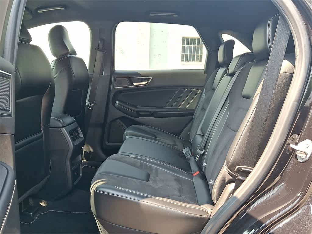 2023 Ford Edge ST photo 22