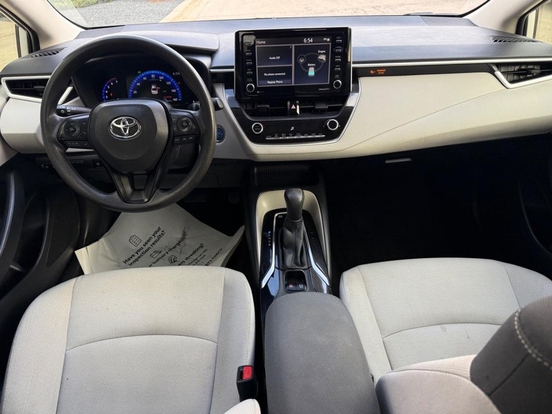 2021 Toyota Corolla Hybrid LE photo 12