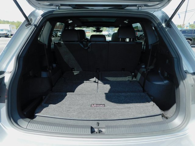 2023 Volkswagen Tiguan SE R-Line Black photo 10