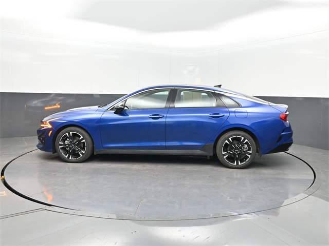 2024 Kia K5 GT-Line photo 2