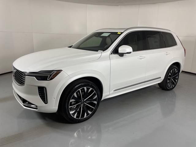 2026 Volvo XC90 AWD Plus photo 4
