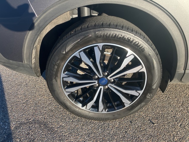 2022 Ford Escape SEL photo 11