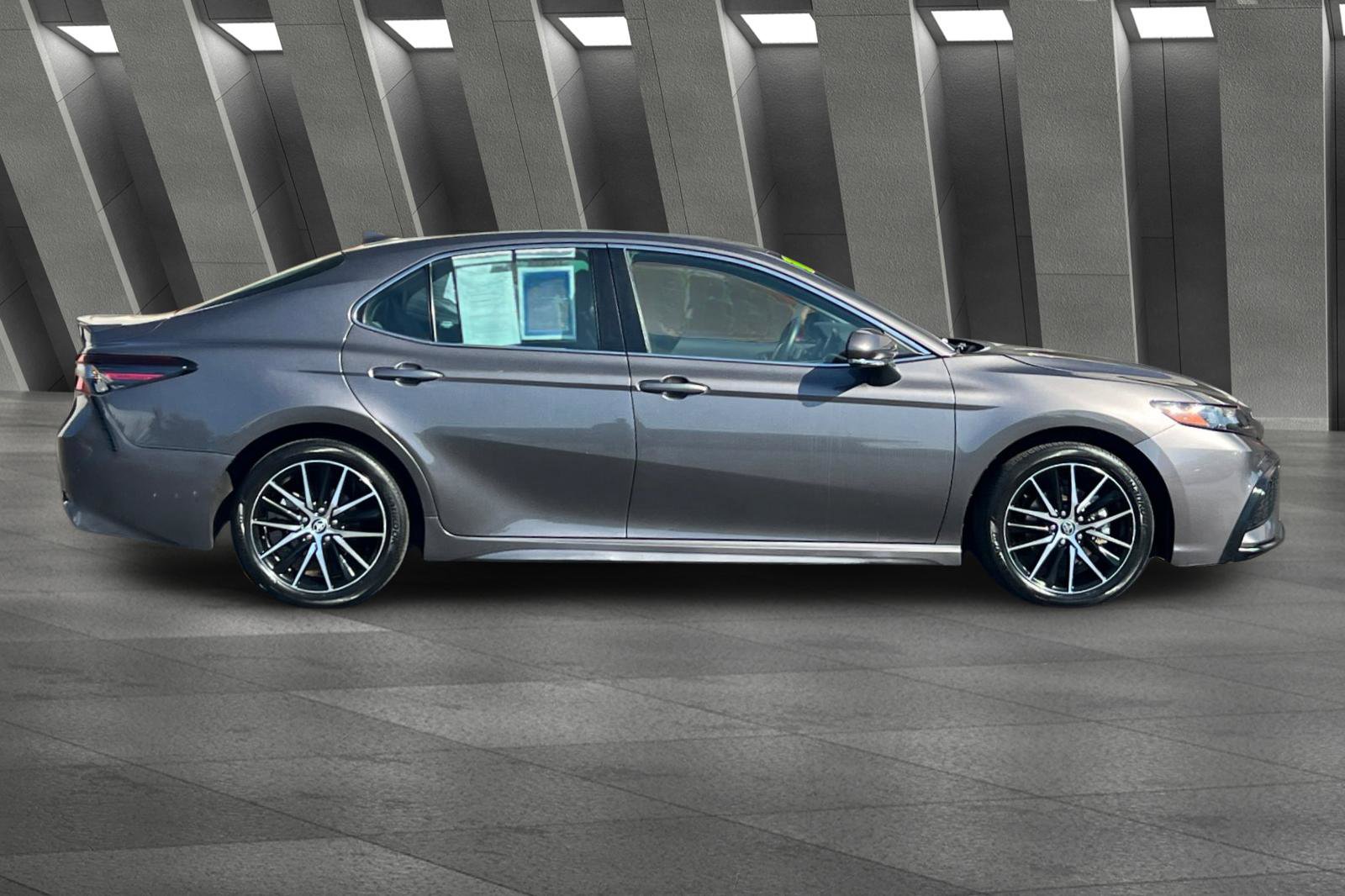 2024 Toyota Camry SE photo 2