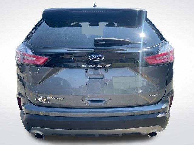 2024 Ford Edge Titanium photo 4