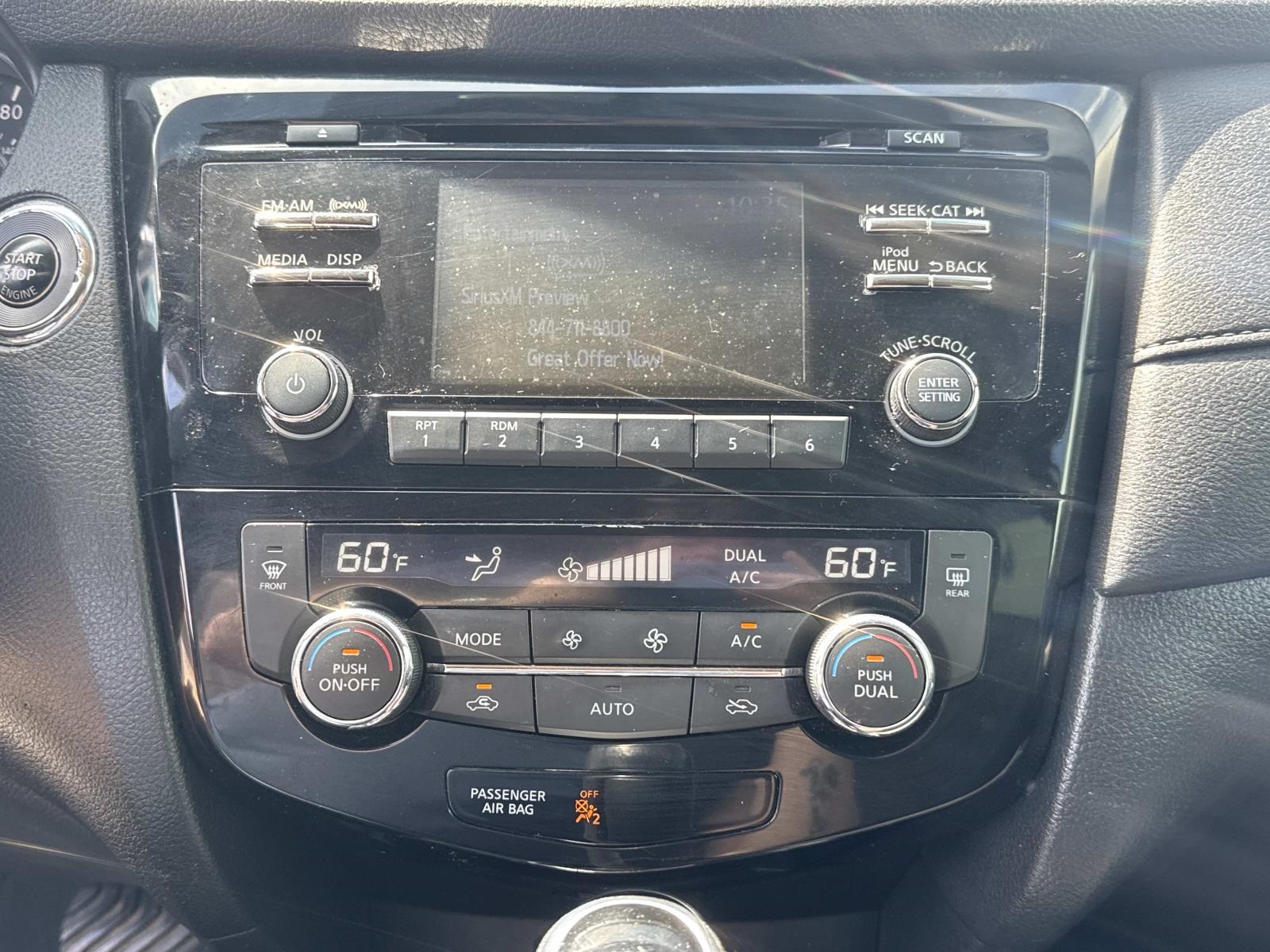 2017 Nissan Rogue SV photo 23