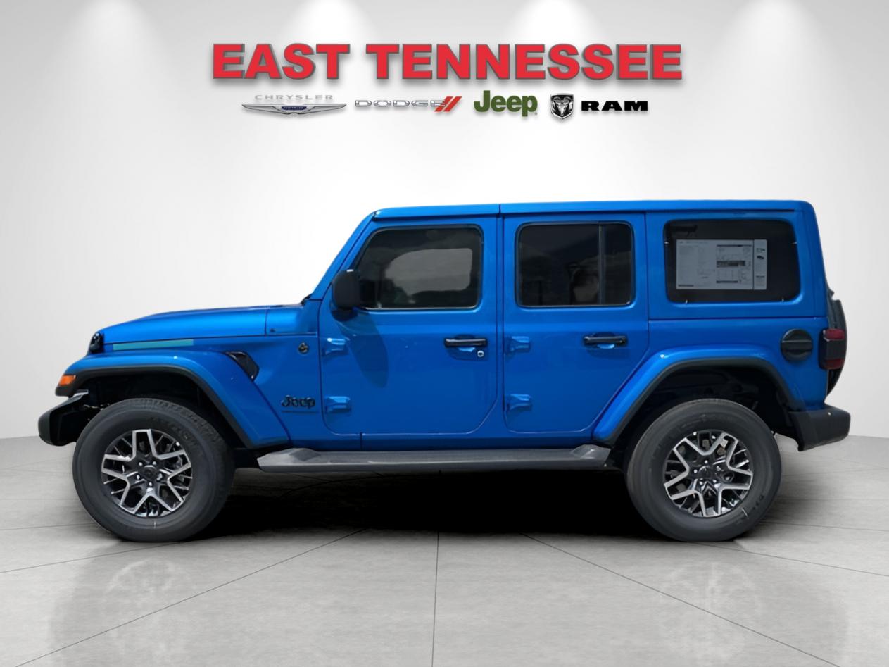 2025 Jeep Wrangler Sahara photo 4