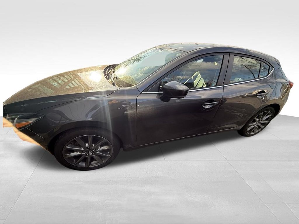 2018 Mazda Mazda3 Touring photo 3