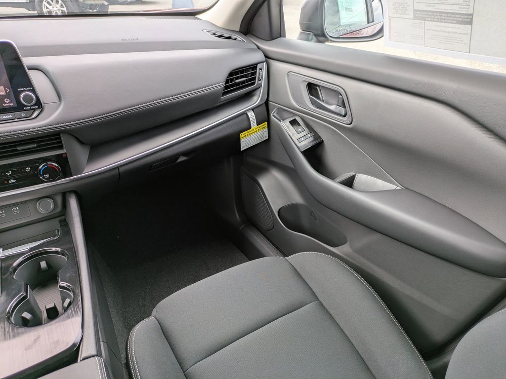 2026 Nissan Rogue S photo 15