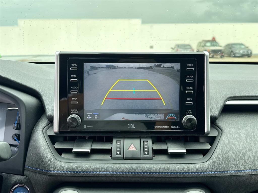 2020 Toyota RAV4 Hybrid XSE photo 23