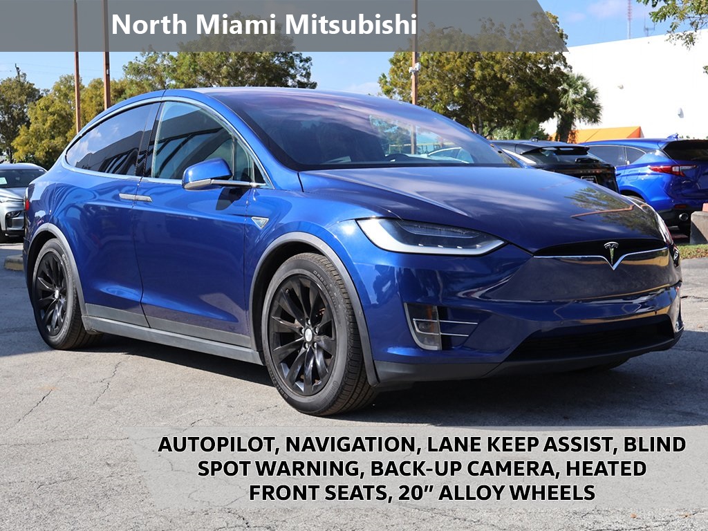 2016 Tesla Model X's photo