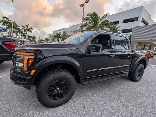 2025 Ford F-150 Raptor photo 4