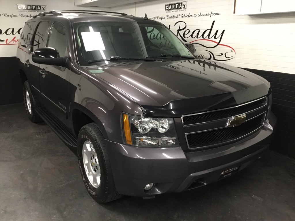 2011 Chevrolet Tahoe LT photo 2