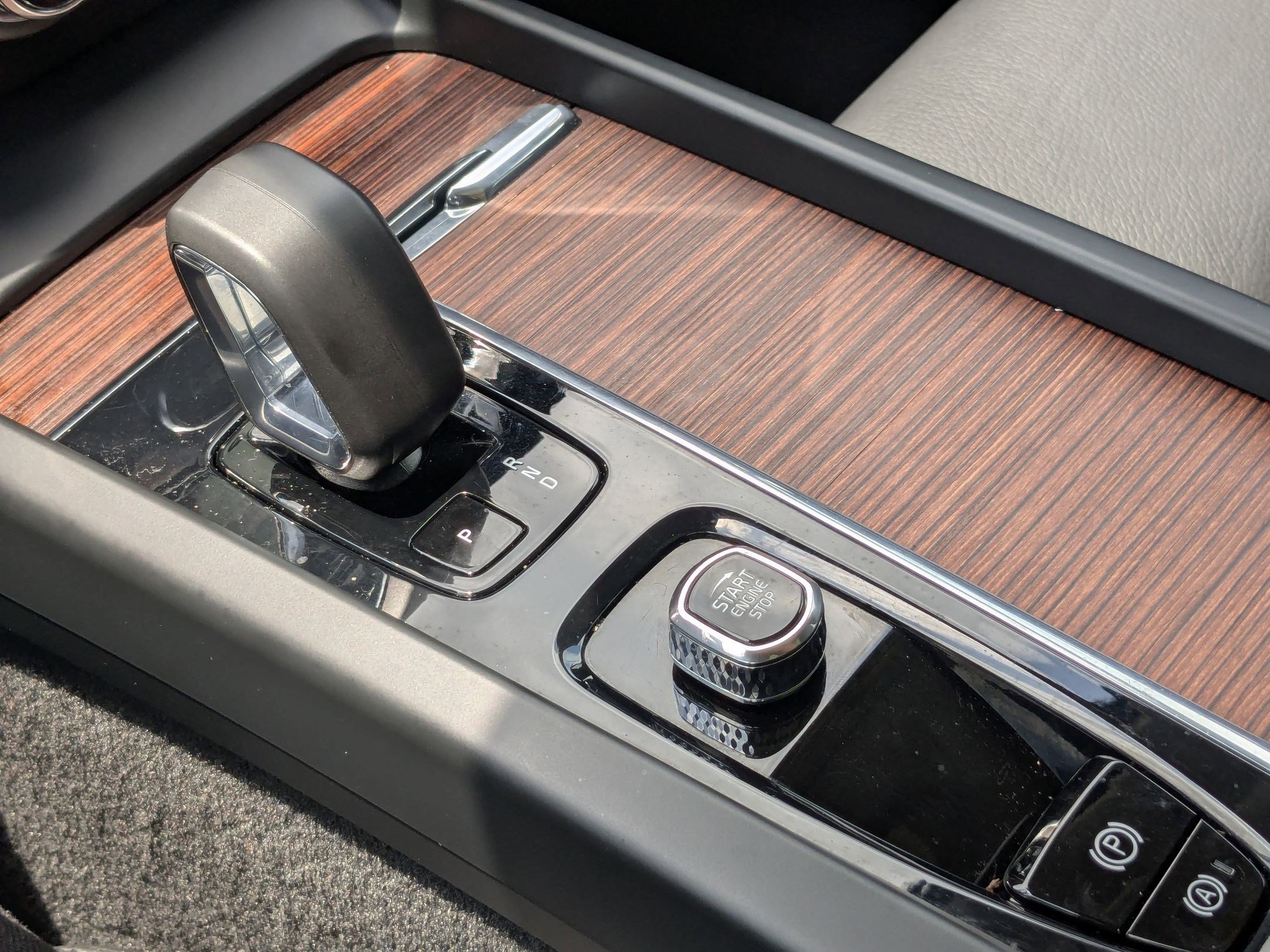 2023 Volvo V60 Cross Country B5 Plus photo 18
