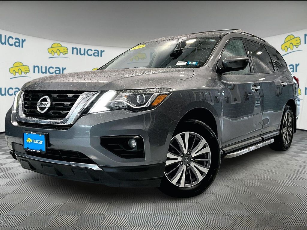 2020 Nissan Pathfinder SV photo 3