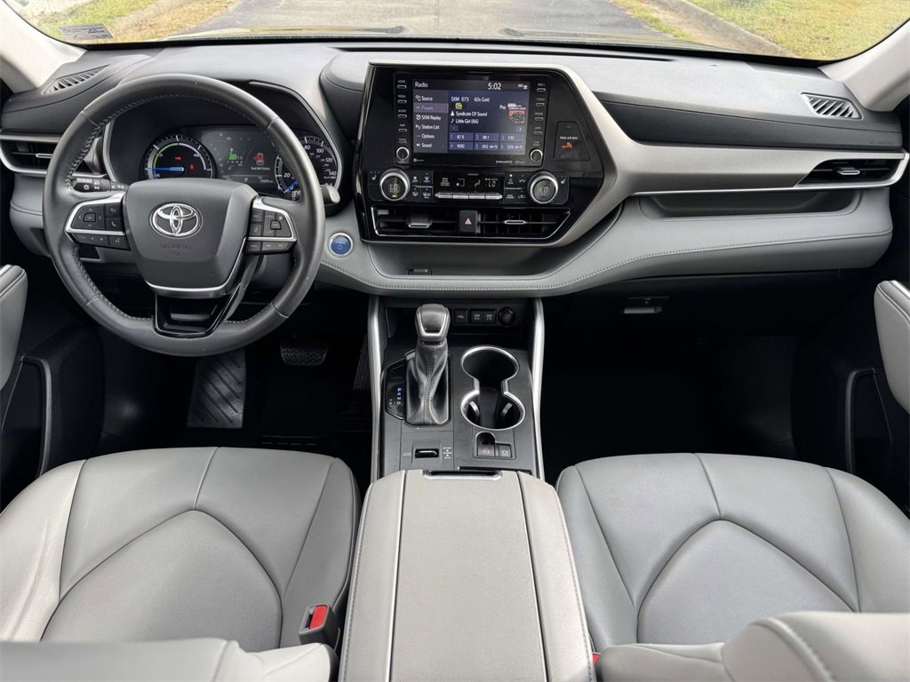 2021 Toyota Highlander Hybrid XLE photo 2