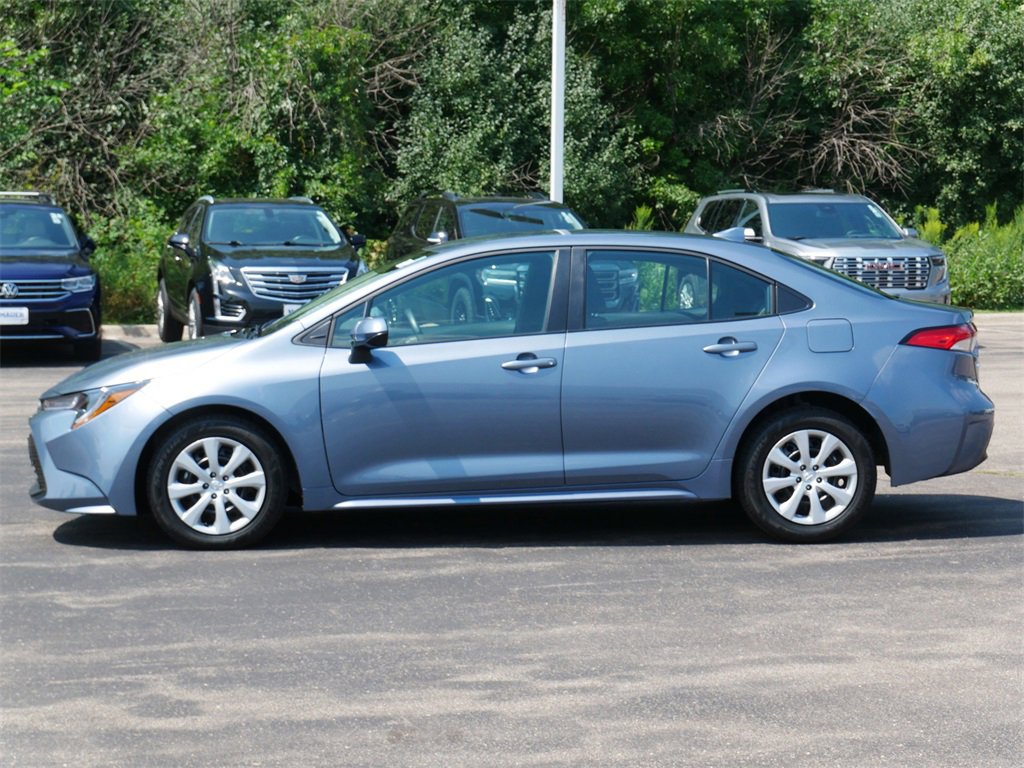 2025 Toyota Corolla LE photo 3