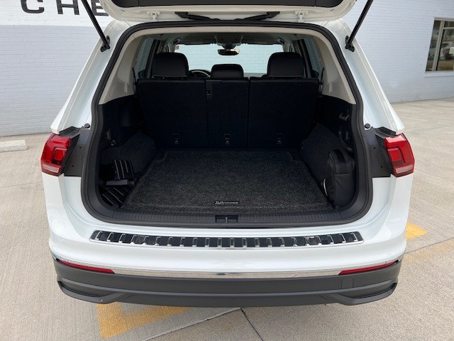 2022 Volkswagen Tiguan SE photo 37
