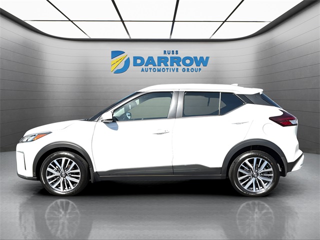 2023 Nissan Kicks SV photo 2