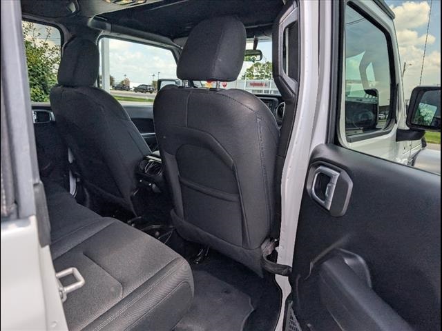 2020 Jeep Gladiator Sport photo 23