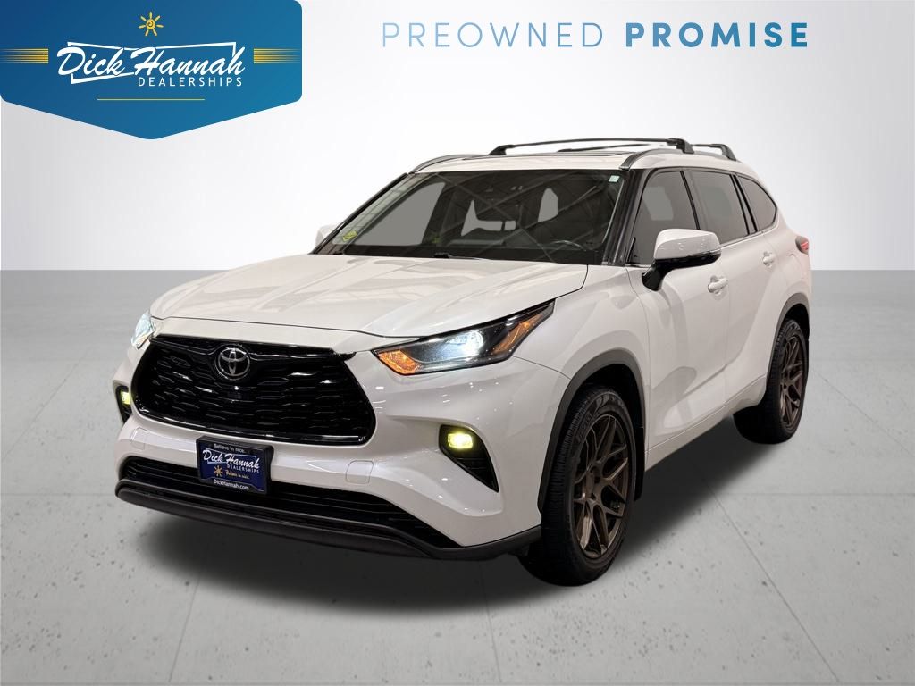 2021 Toyota Highlander XLE's photo