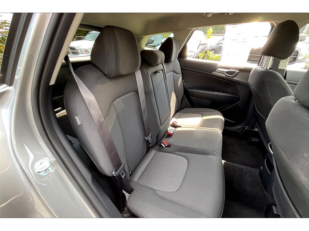 2024 Kia Sportage LX photo 26