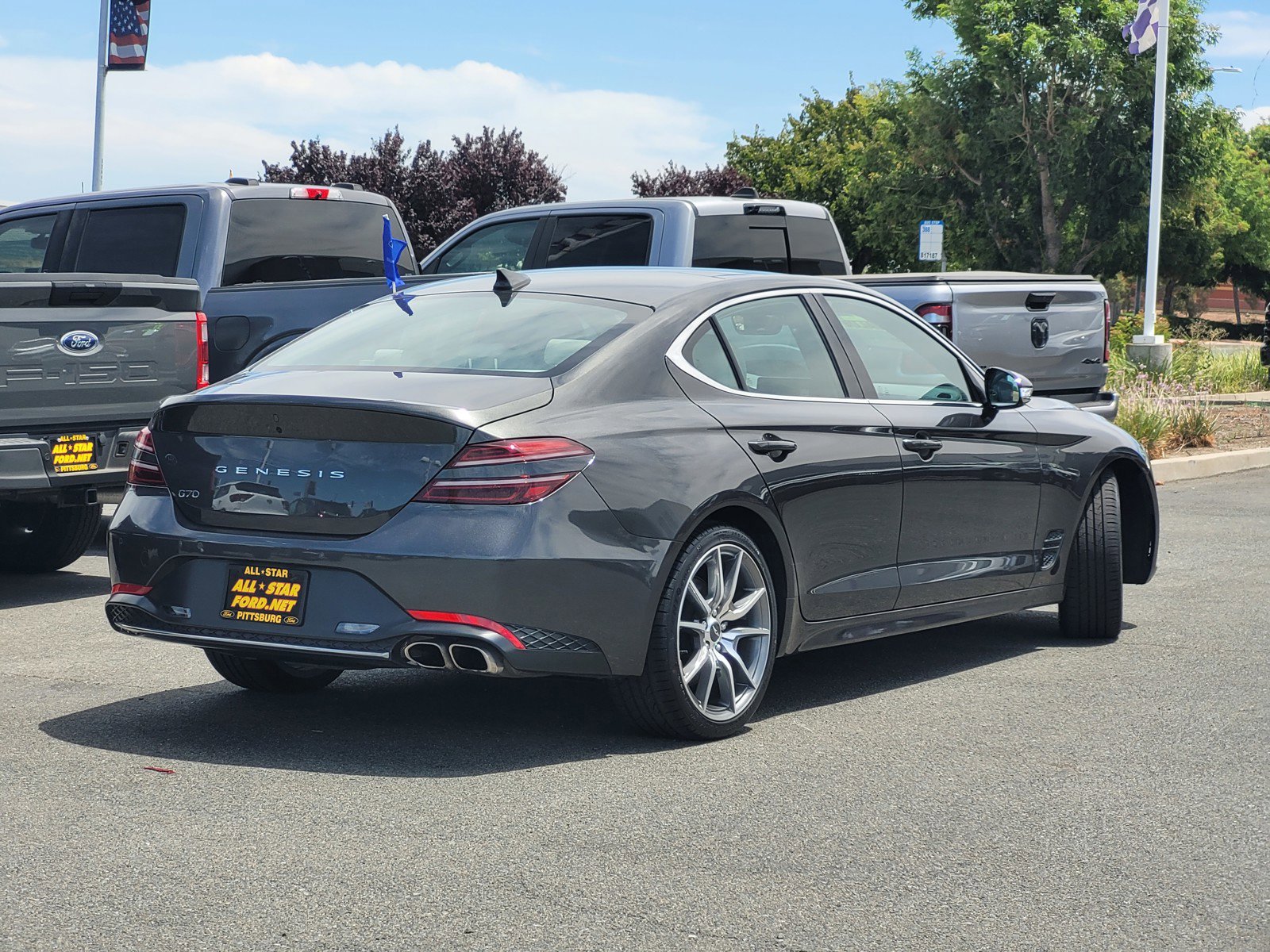 2022 Genesis G70 2.0T photo 4
