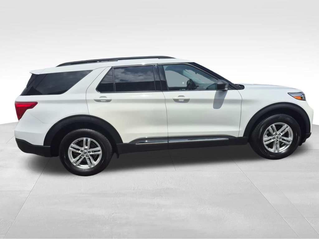 2023 Ford Explorer XLT photo 6