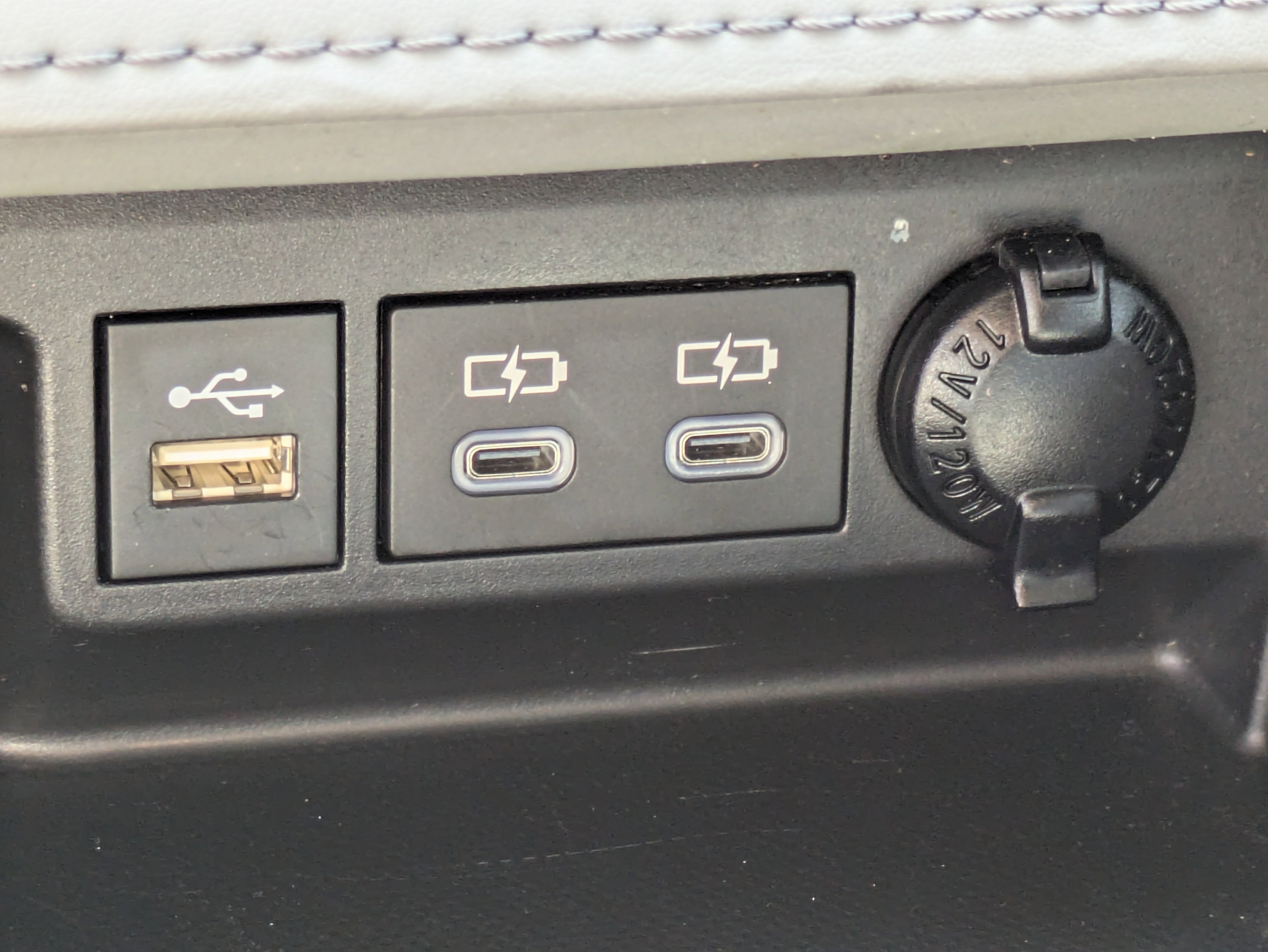 2023 Toyota Highlander Hybrid Platinum photo 6