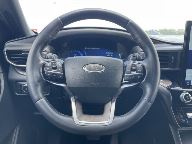 2022 Ford Explorer Platinum photo 7