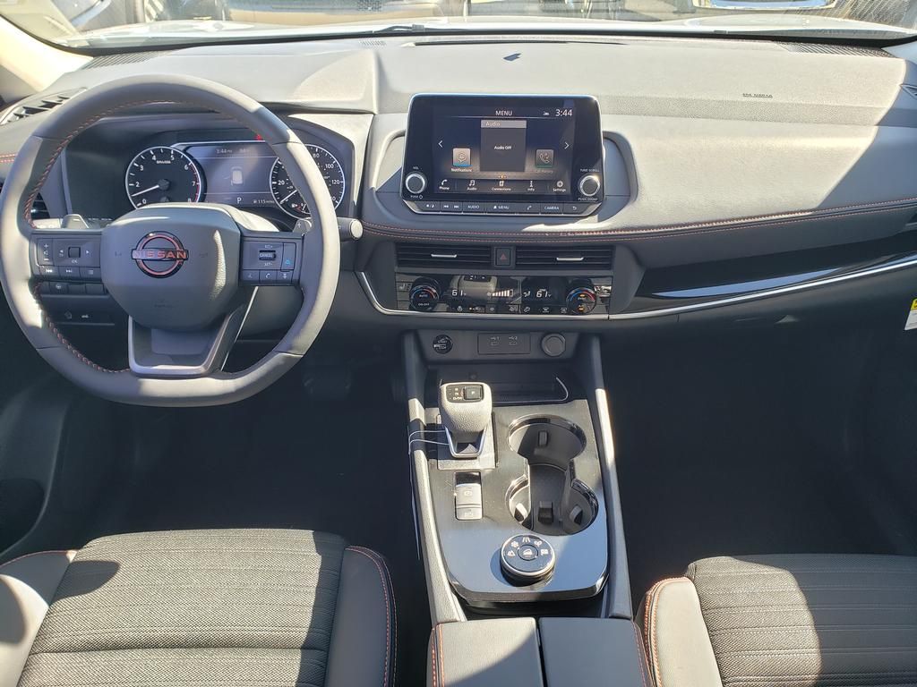 2026 Nissan Rogue SV photo 8