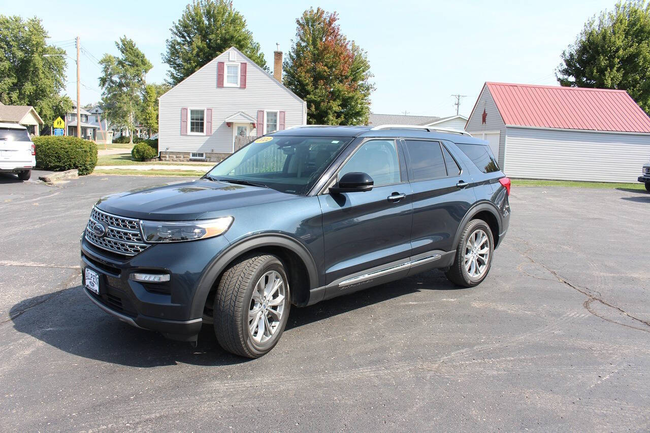 2022 Ford Explorer Limited's photo