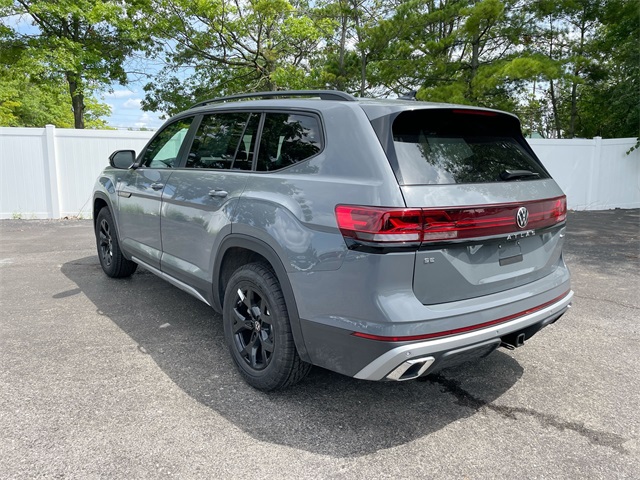 2025 Volkswagen Atlas Peak Edition SE Technology photo 23
