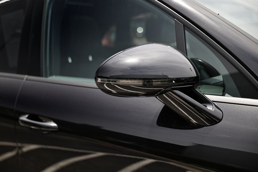2025 Porsche Macan T photo 17