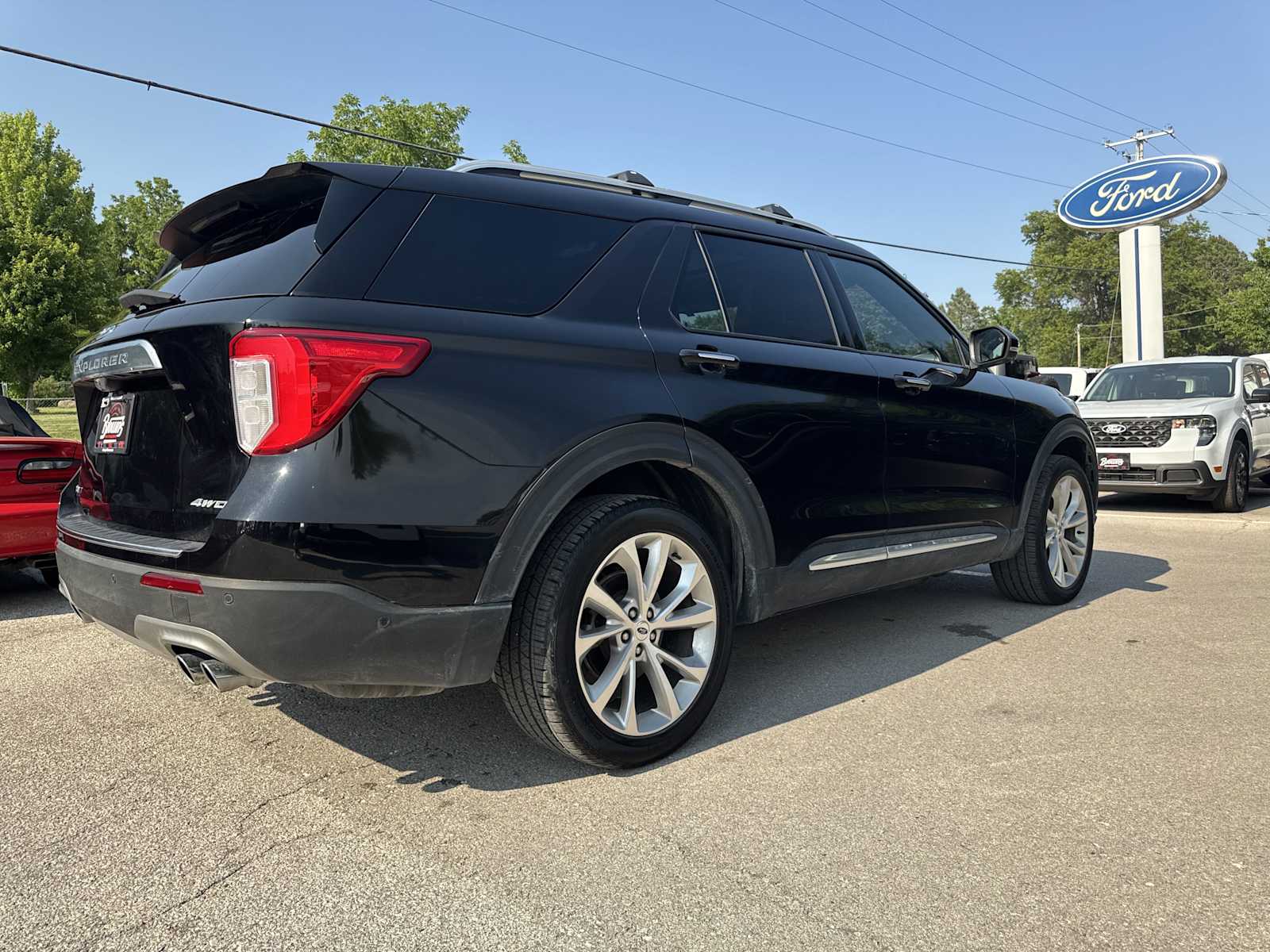 2022 Ford Explorer Platinum photo 4