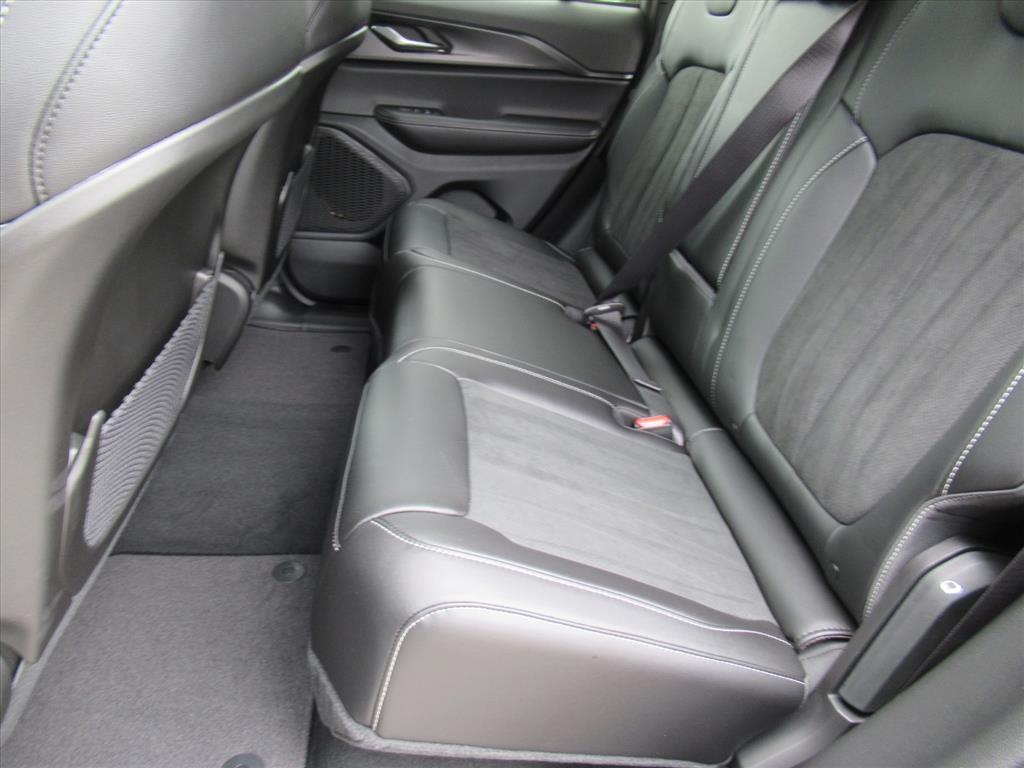 2025 Jeep Grand Cherokee Altitude photo 22