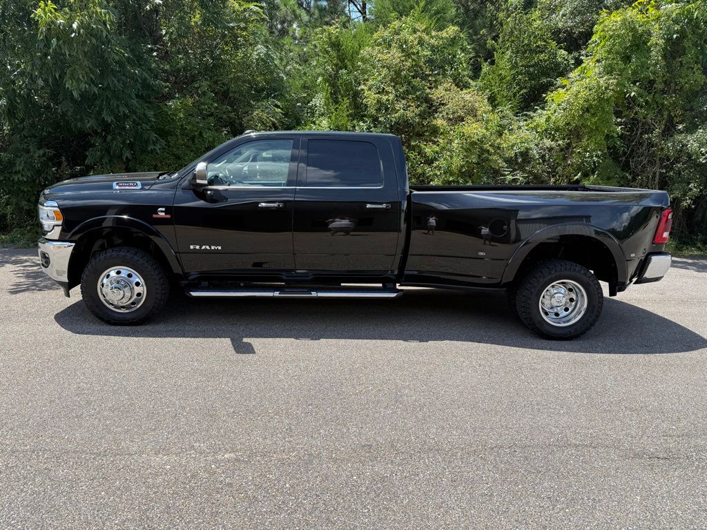 2022 Ram 3500 Laramie photo 4