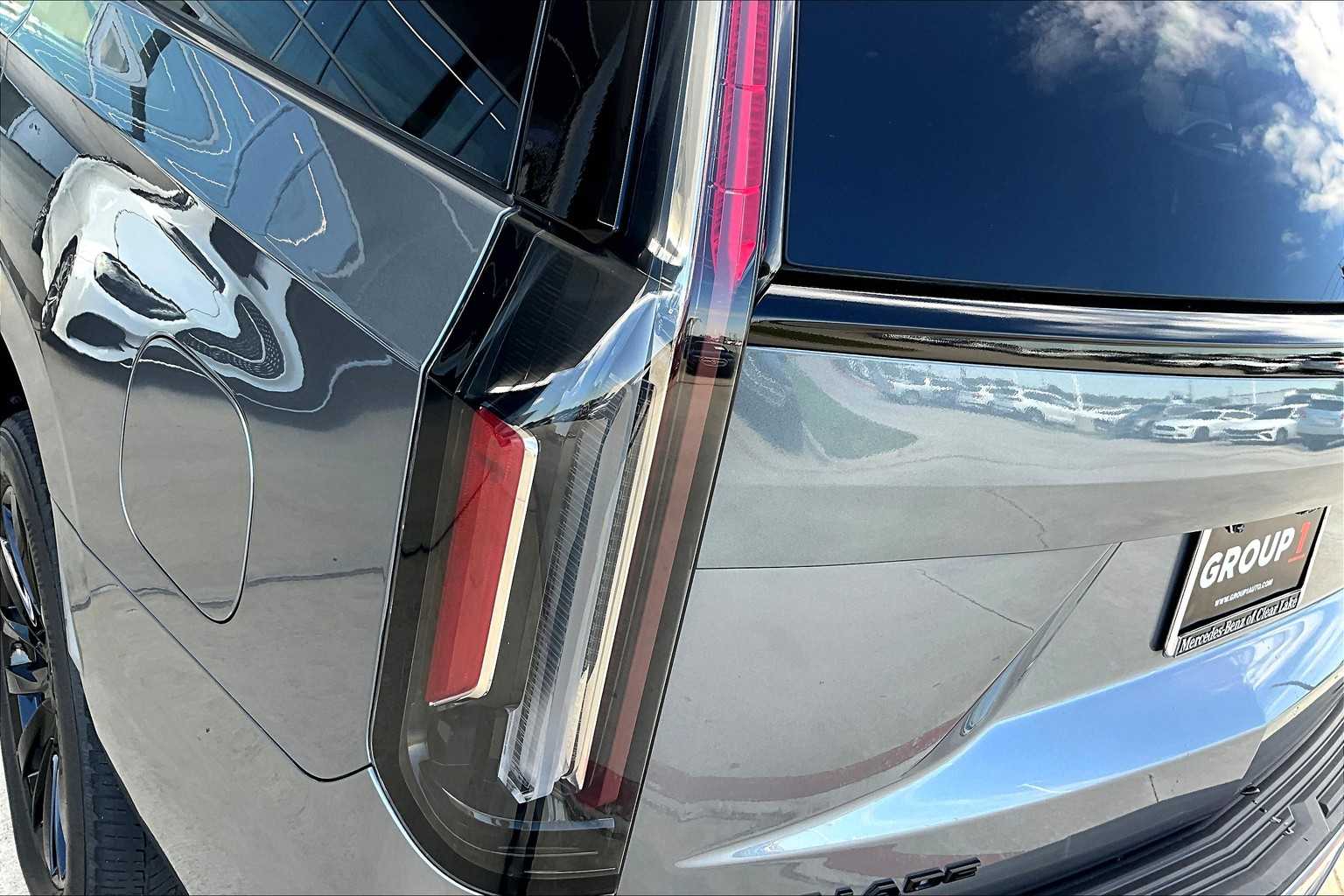 2021 Cadillac Escalade Premium Luxury photo 21