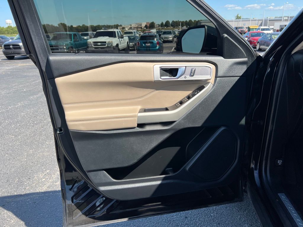 2022 Ford Explorer Limited photo 11