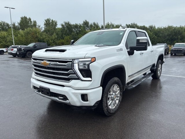 2024 Chevrolet Silverado 2500HD High Country photo 3