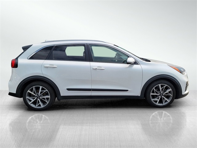 2020 Kia Niro Touring photo 2