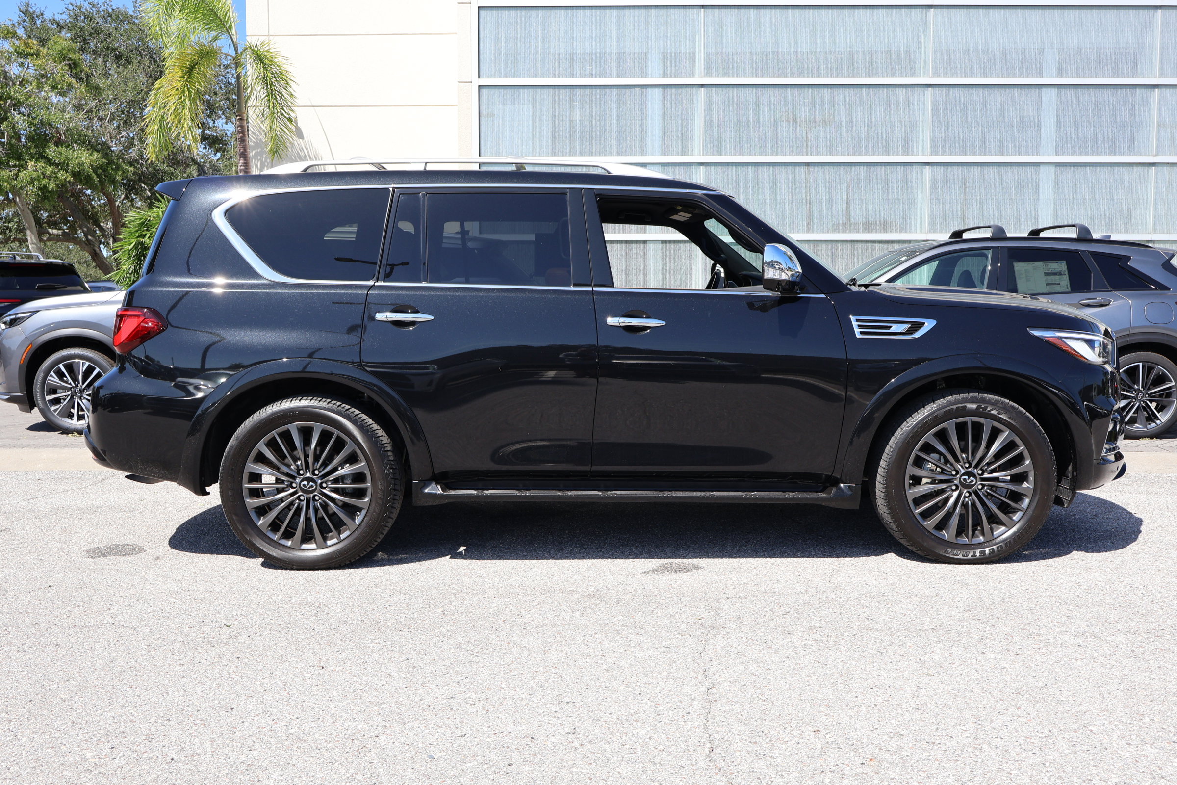 2024 Infiniti QX80 Sensory photo 7