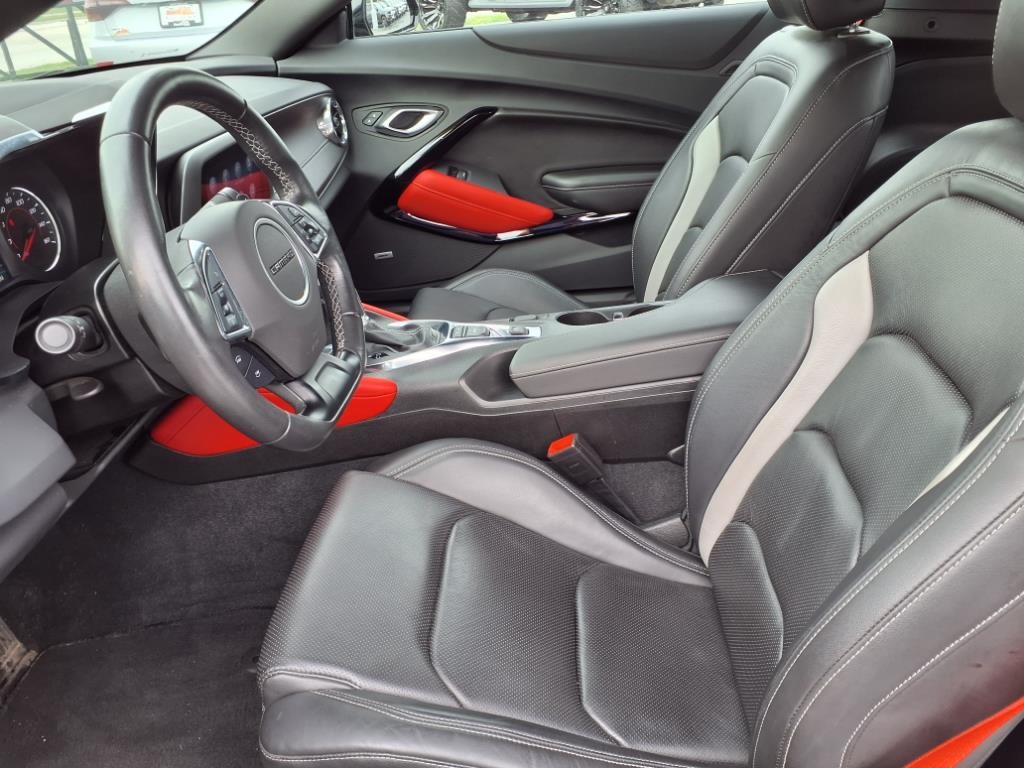 2023 Chevrolet Camaro 2LT photo 10
