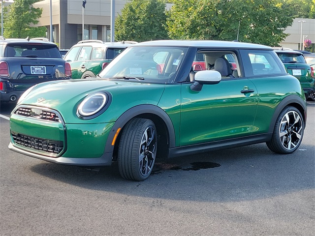 2025 Mini Cooper 2 Door Hardtop Signature photo 3