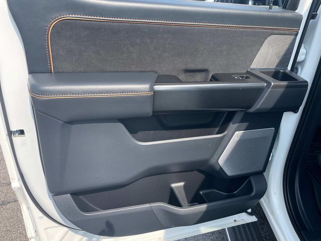 2023 Ford F-150 Platinum photo 18